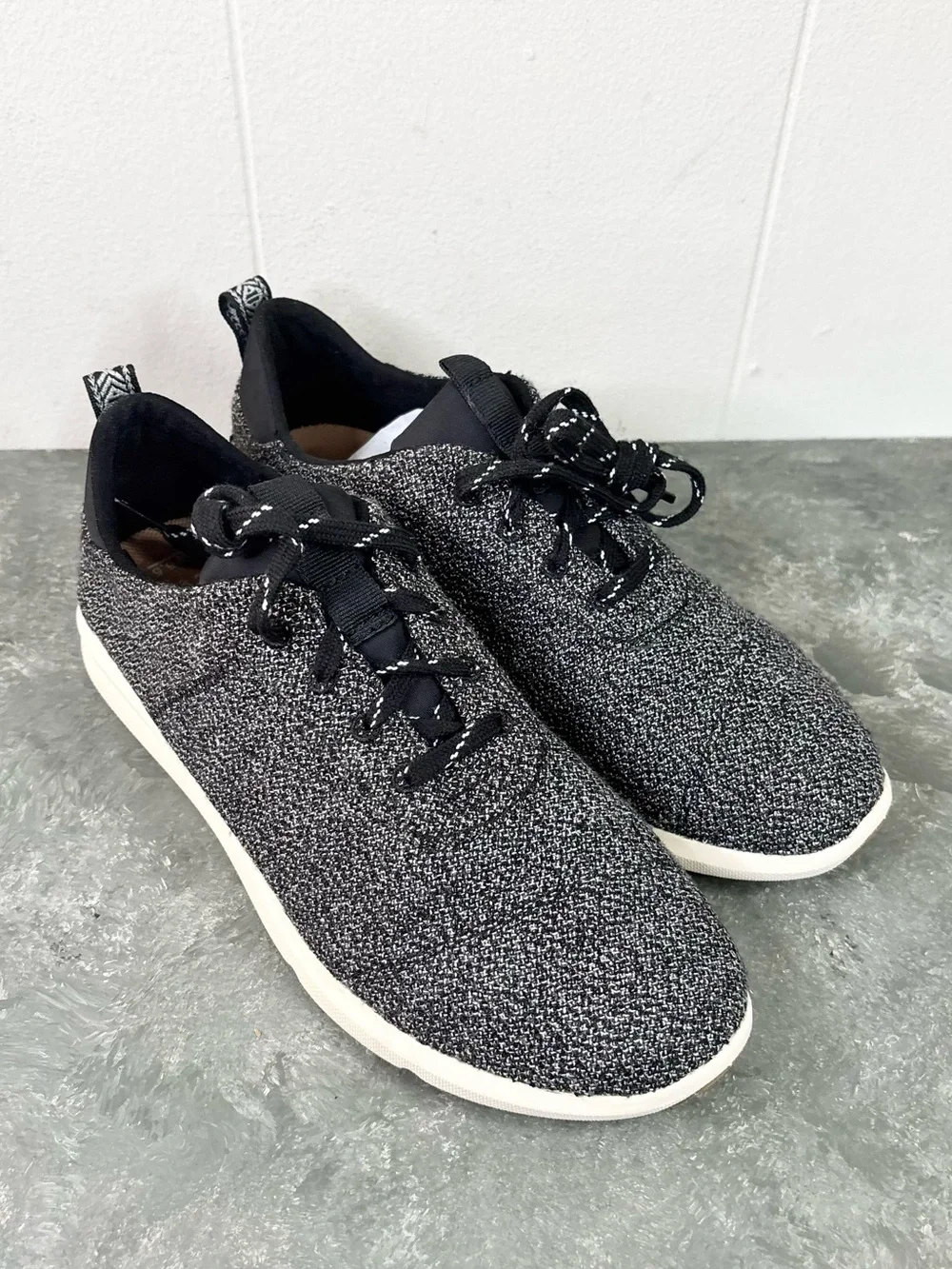 Toms Terry Cloth Cabrillo Comfort Sneaker 10012420 Womens Sz 6.5 white Black